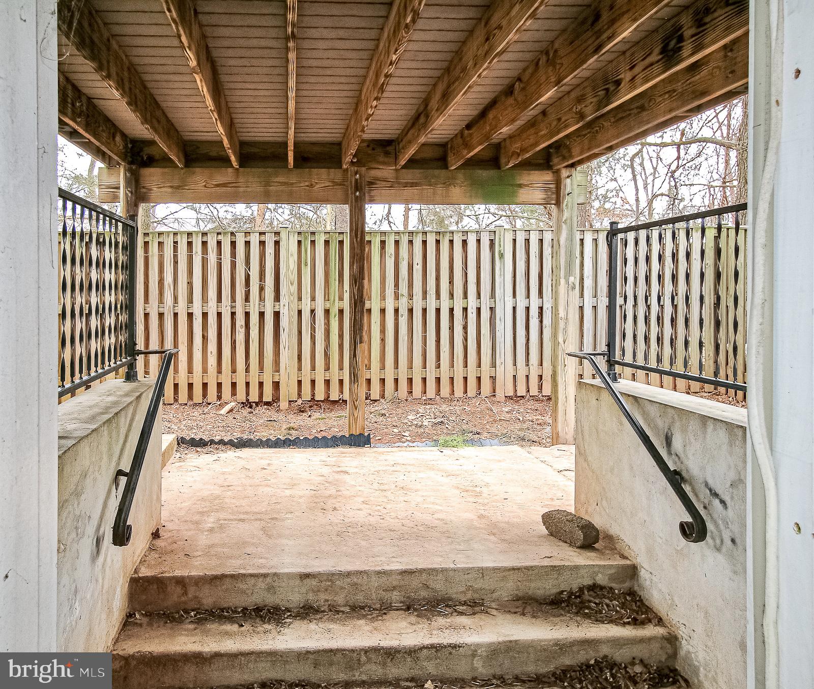 ROCKLAND VILLAGE - Residential Lease