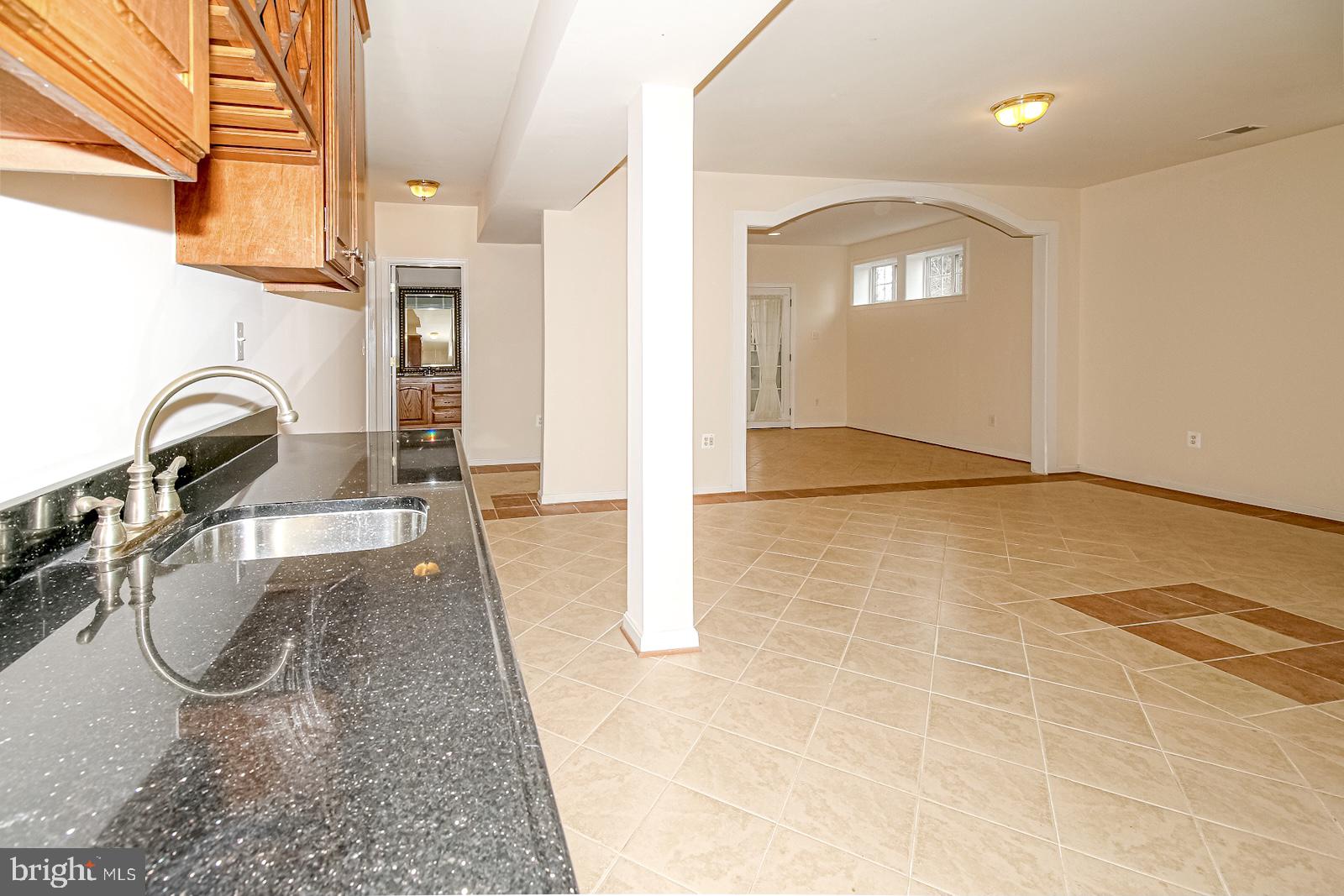 ROCKLAND VILLAGE - Residential Lease