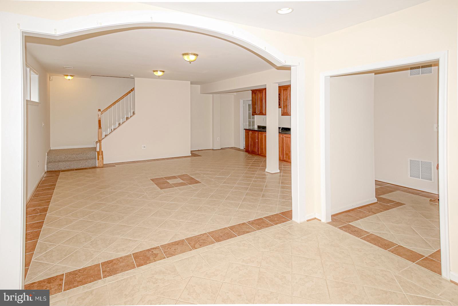 ROCKLAND VILLAGE - Residential Lease