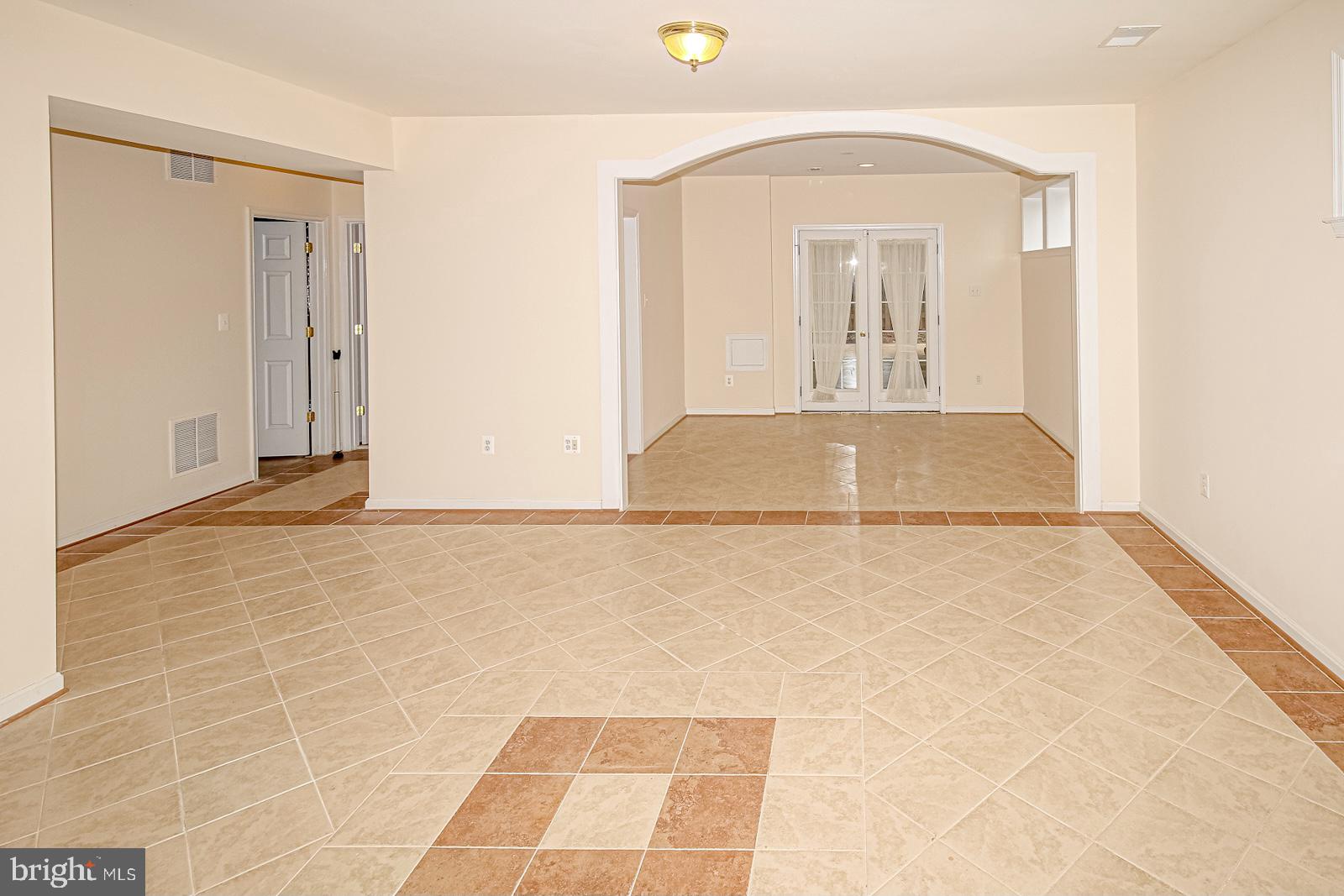 ROCKLAND VILLAGE - Residential Lease