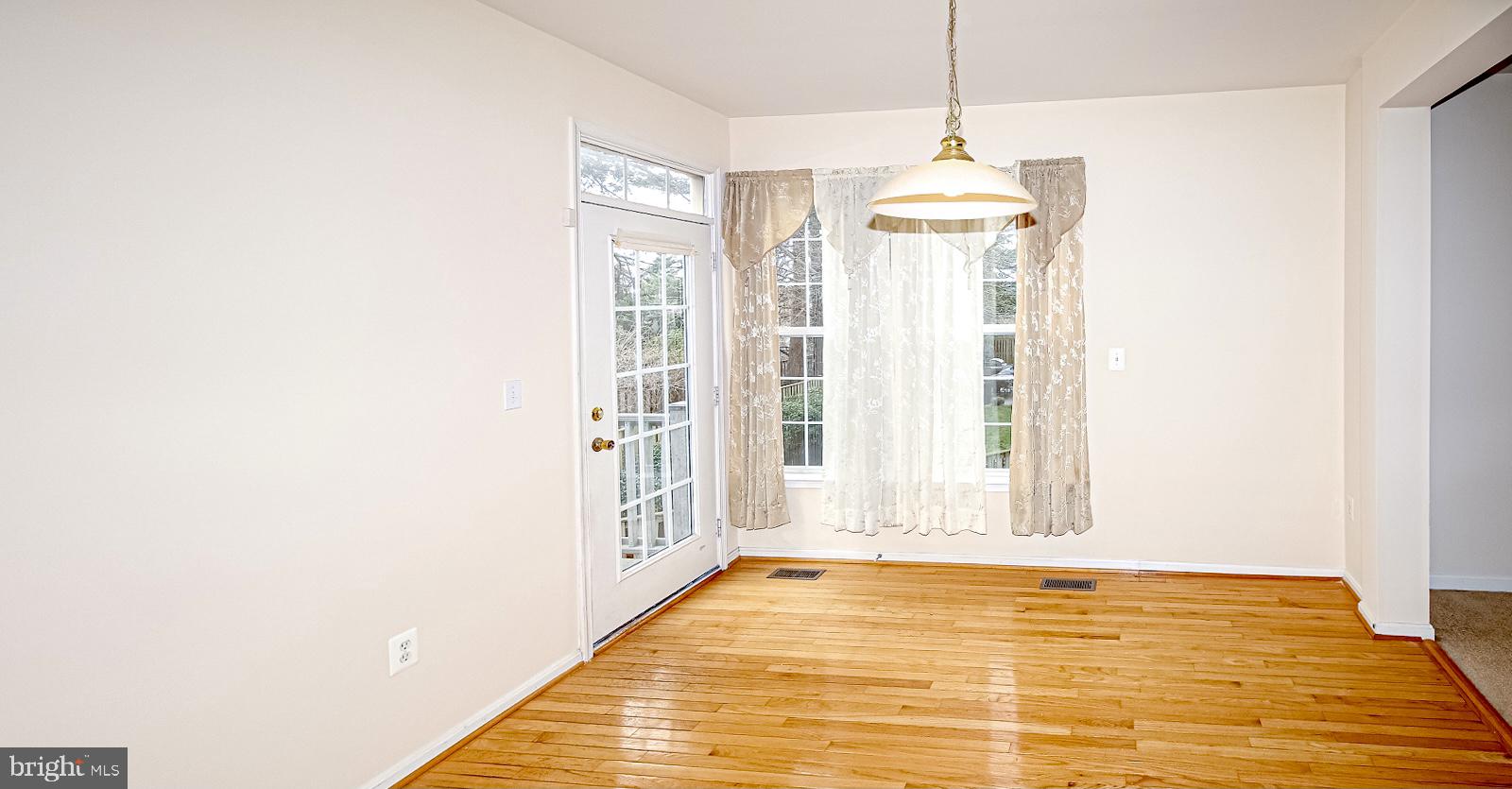 ROCKLAND VILLAGE - Residential Lease