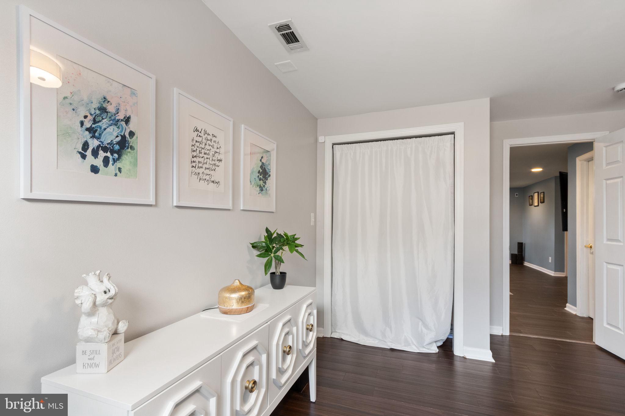 SMOKETREE - Residential