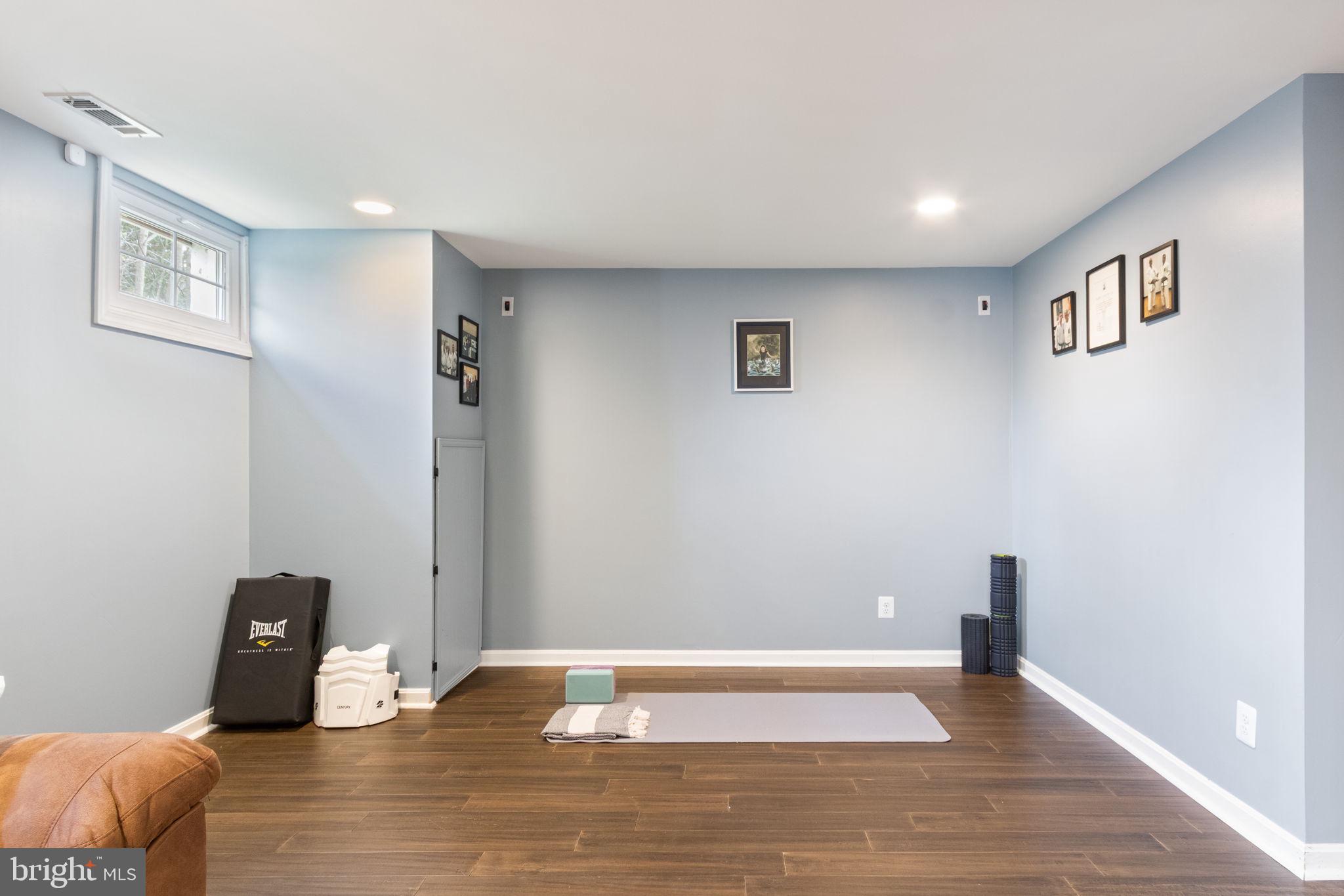 SMOKETREE - Residential