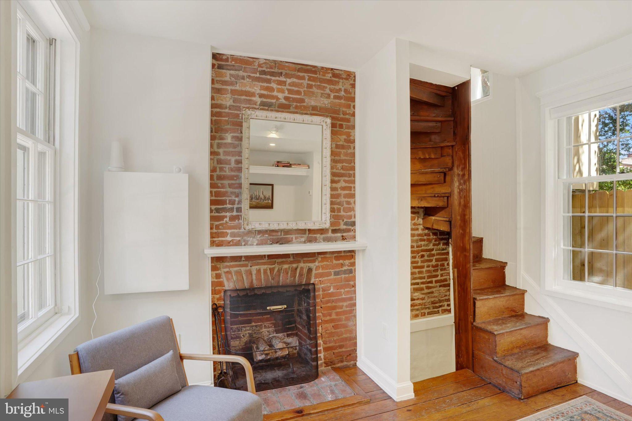 731 S AMERICAN STREET