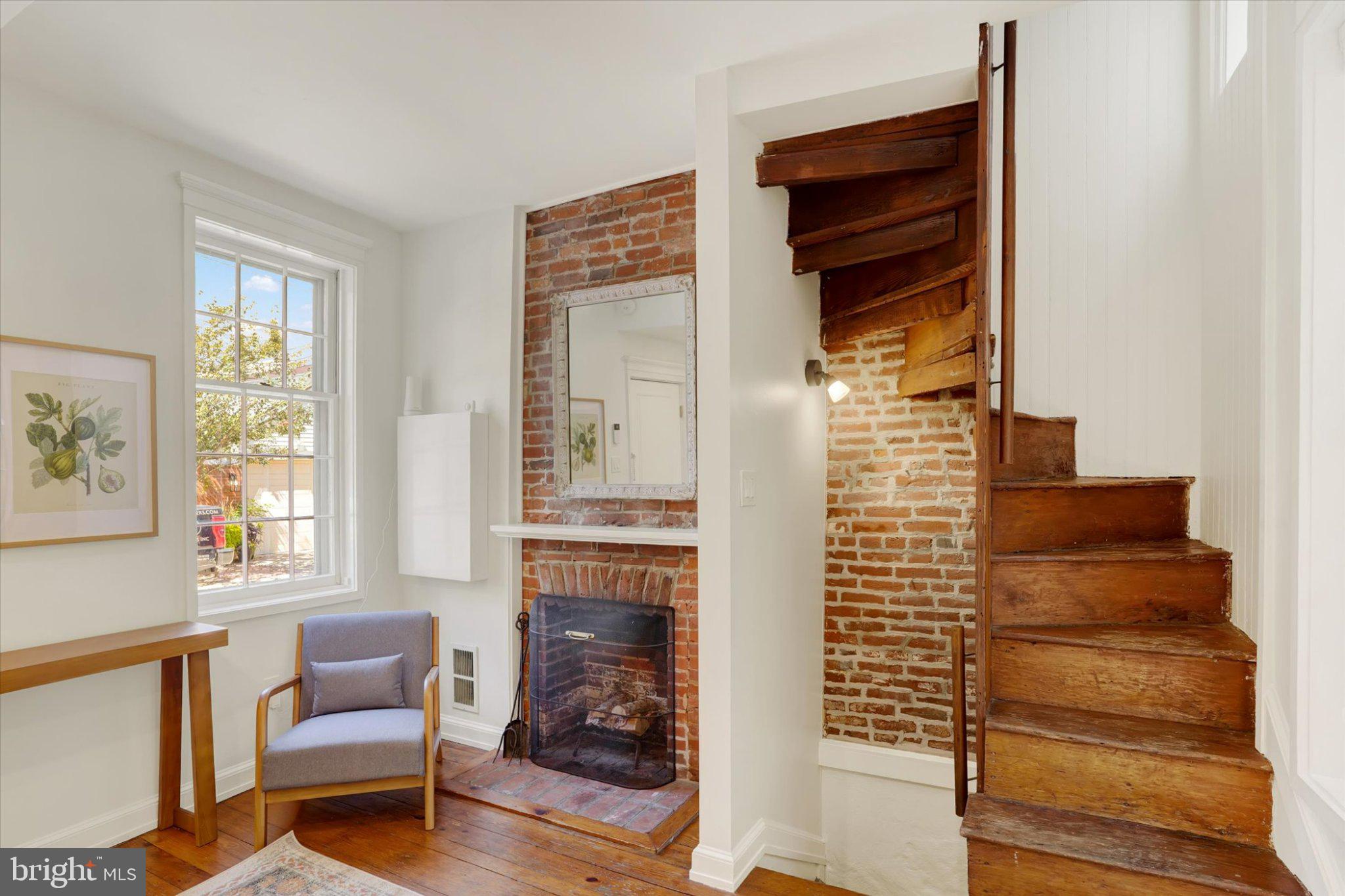731 S AMERICAN STREET