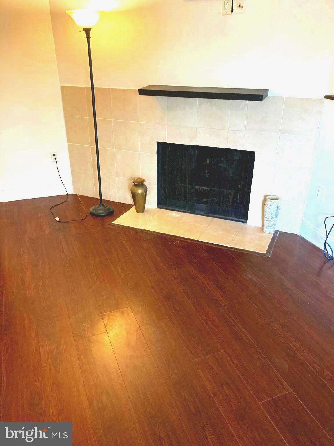 CHELSEA WOODS-PHASE 2> - Residential Lease