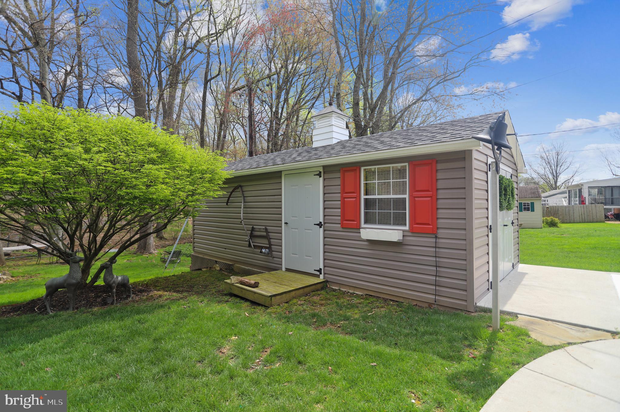 MEADOWLAND - Residential