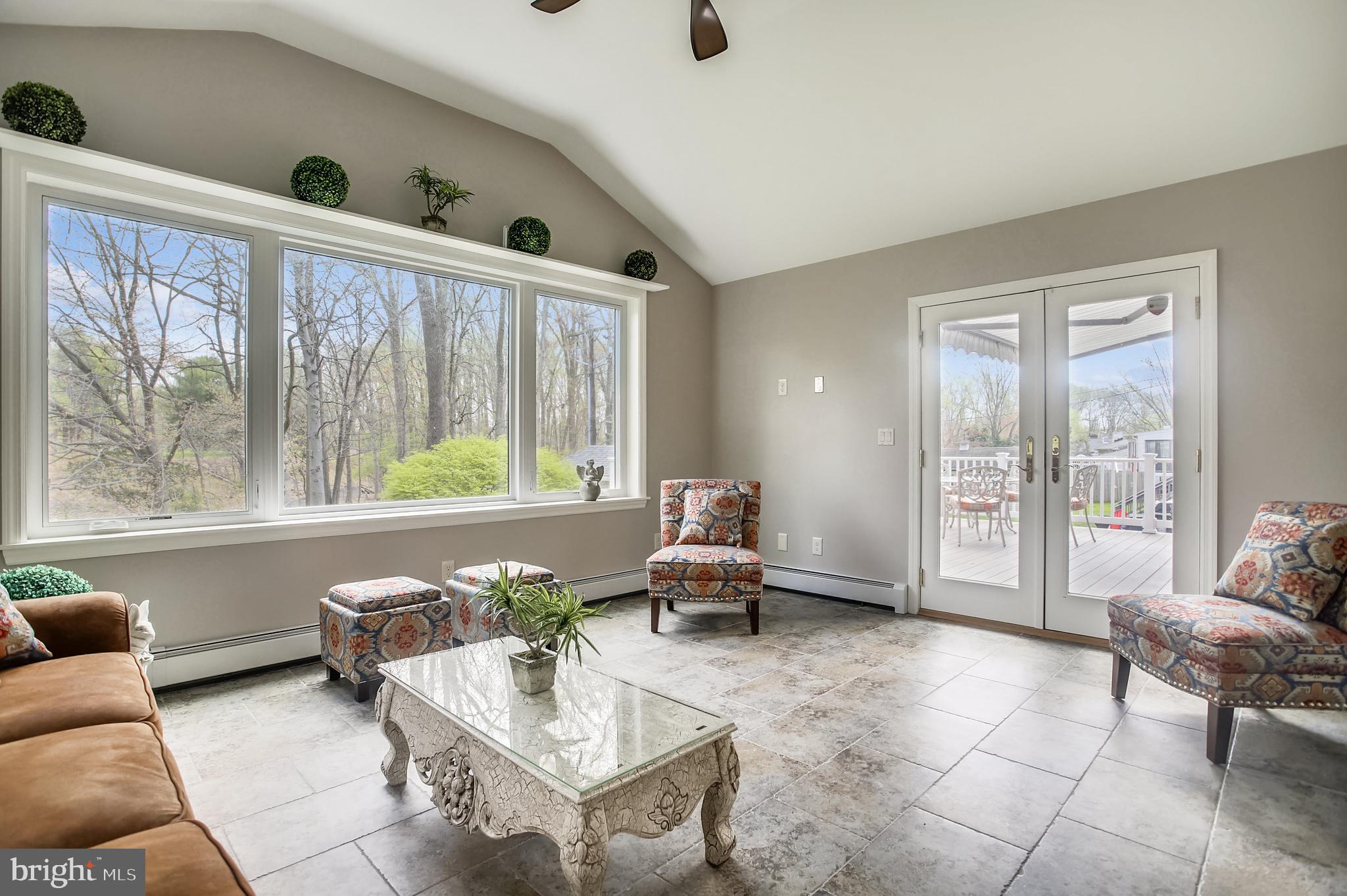 MEADOWLAND - Residential