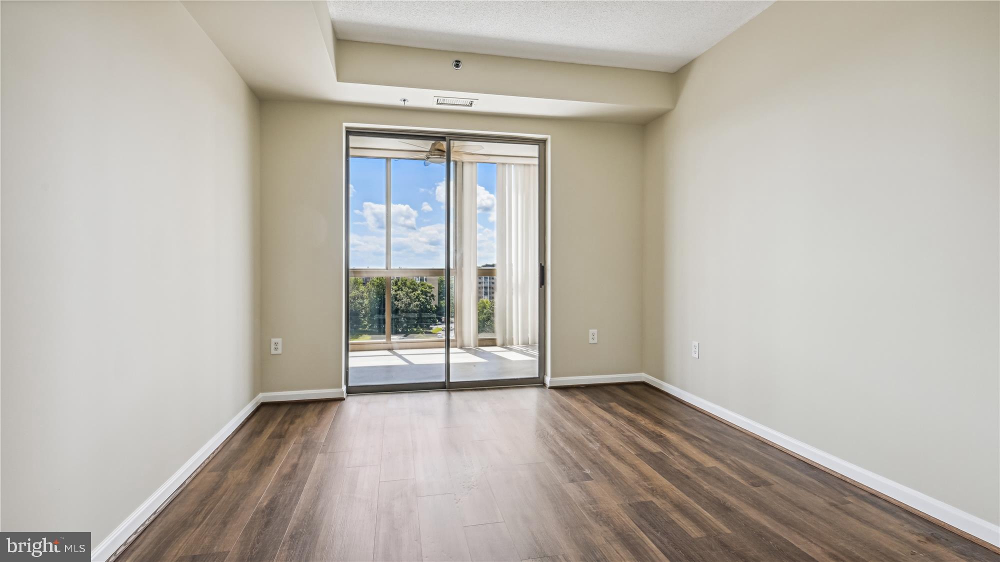 LEISURE WORLD - Residential