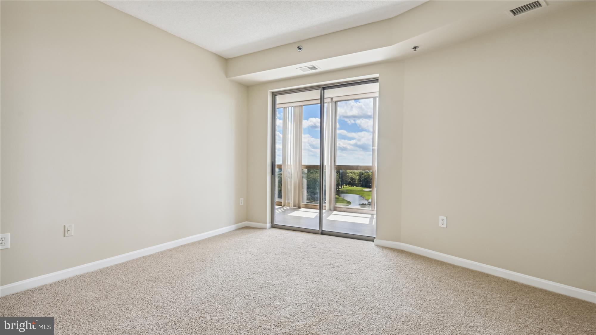 LEISURE WORLD - Residential