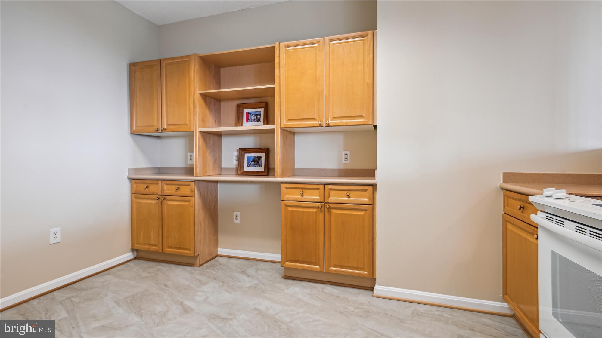 LEISURE WORLD - Residential