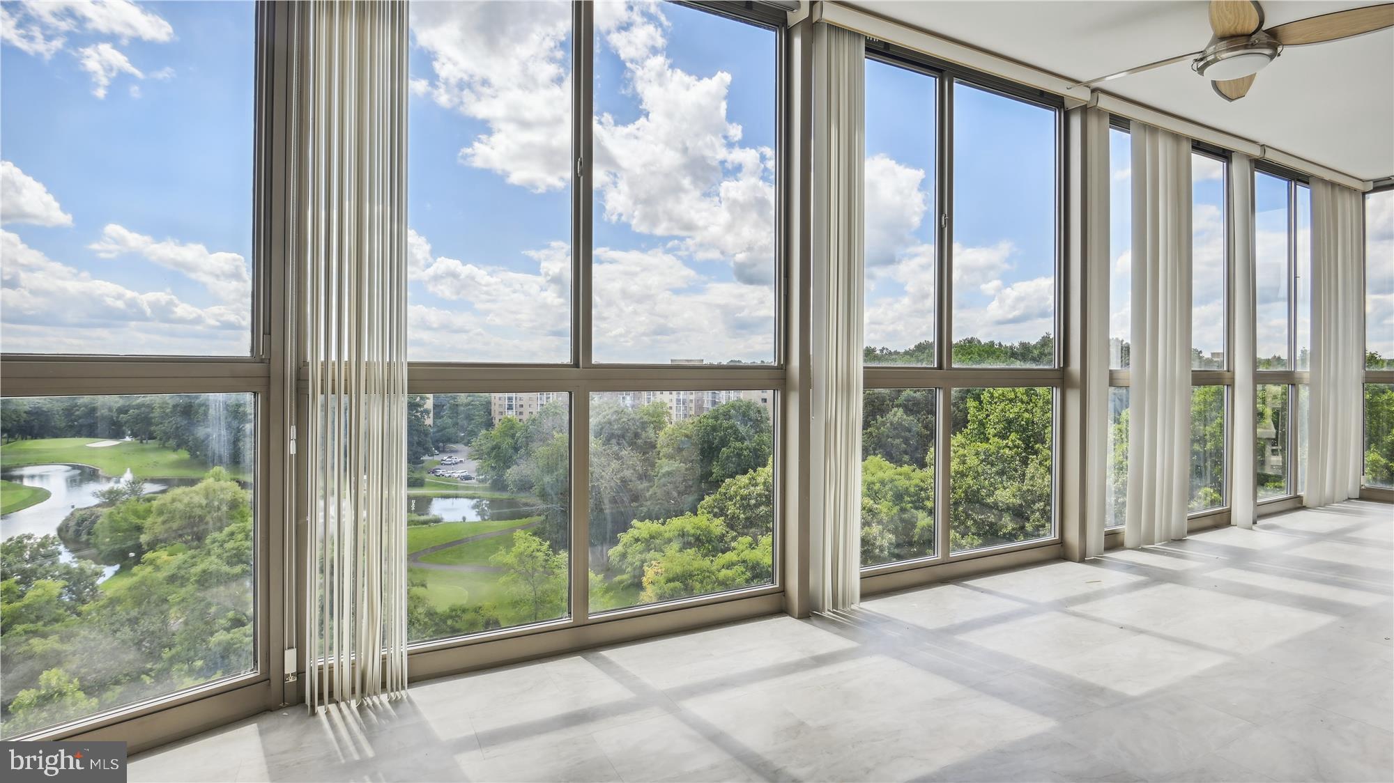 LEISURE WORLD - Residential