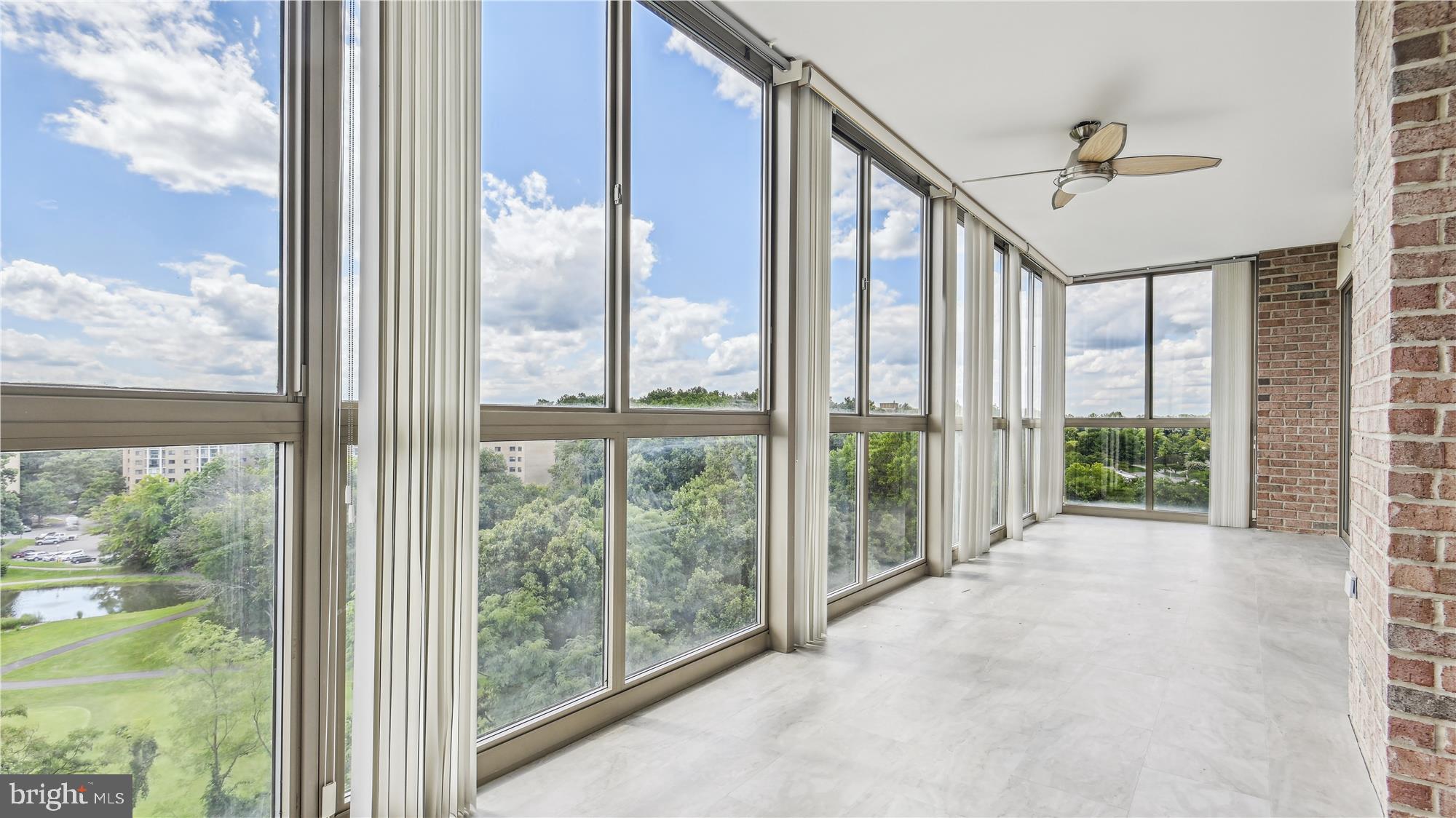 LEISURE WORLD - Residential