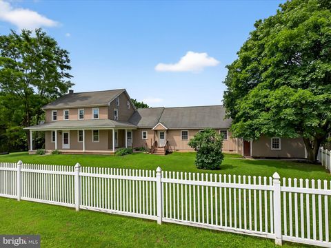 Photo of 1419 Lebanon Road, MANHEIM, PA 17545 (MLS # PALA2072048)