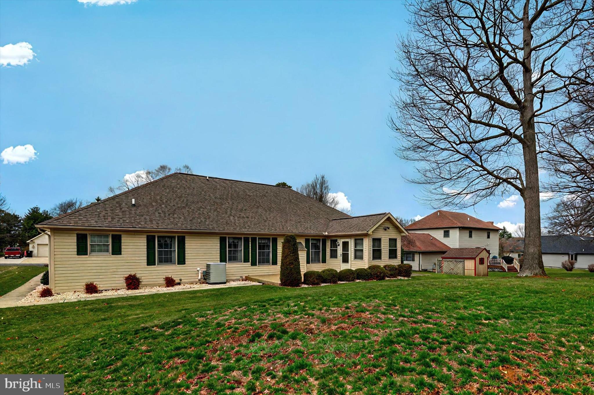 PENN NATIONAL GOLF COURSE COMMUNITY - Residential