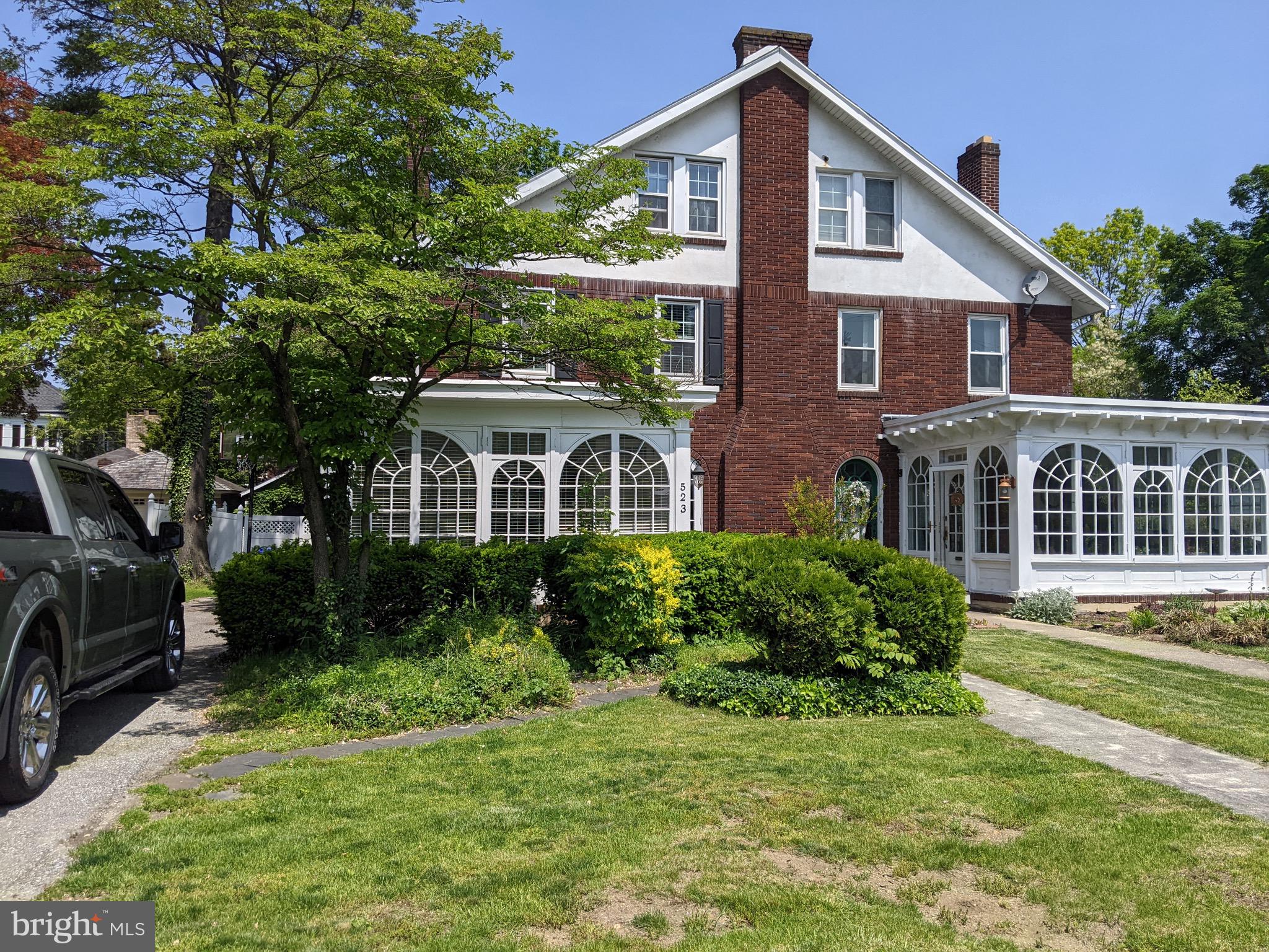 523 COUNTRY CLUB ROAD