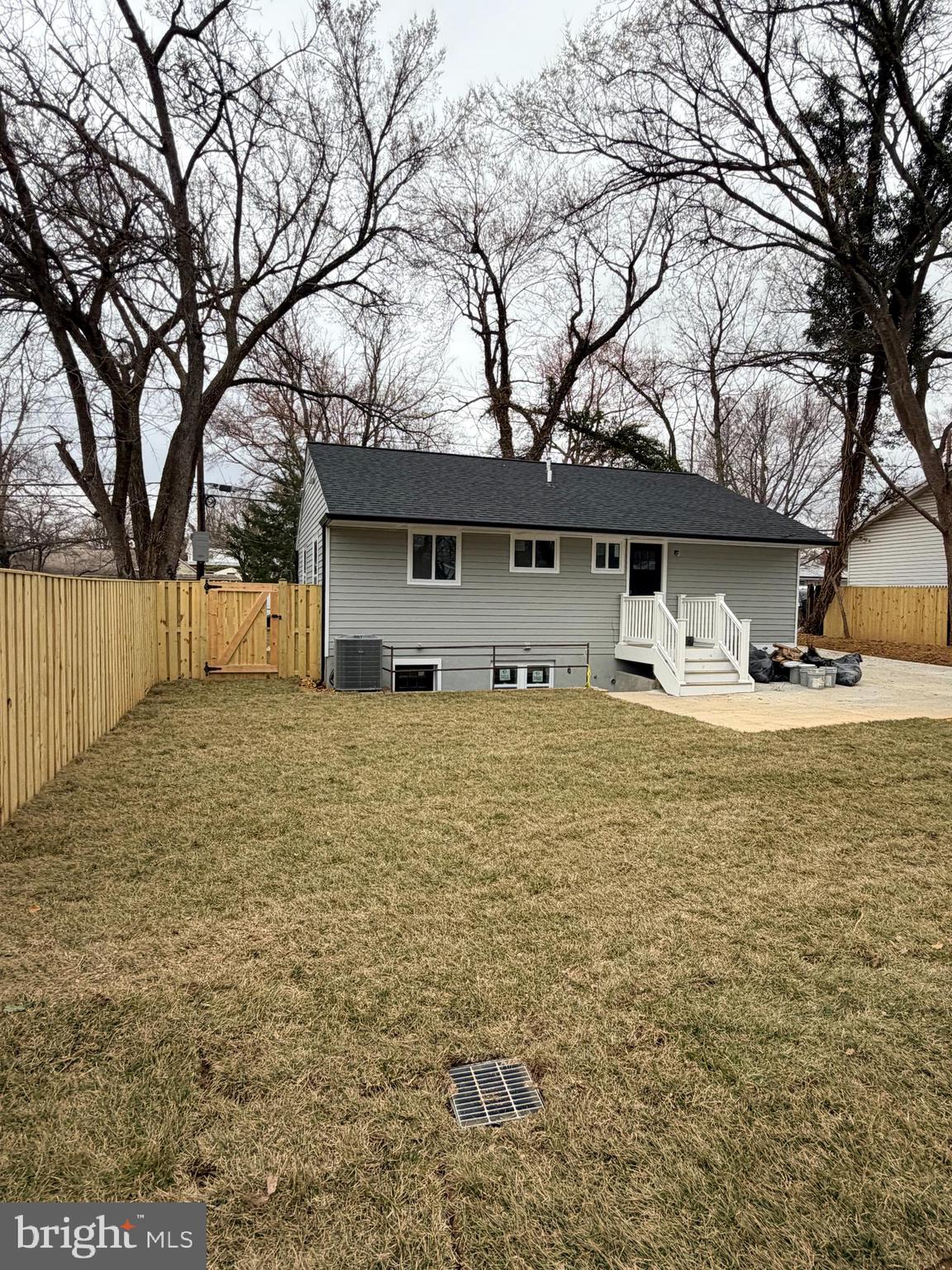 13711 PARKLAND DRIVE