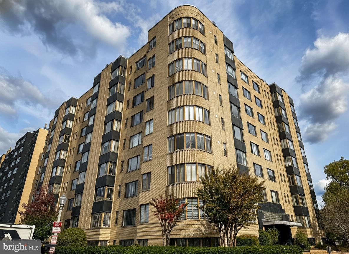 1 SCOTT CIRCLE NW 708