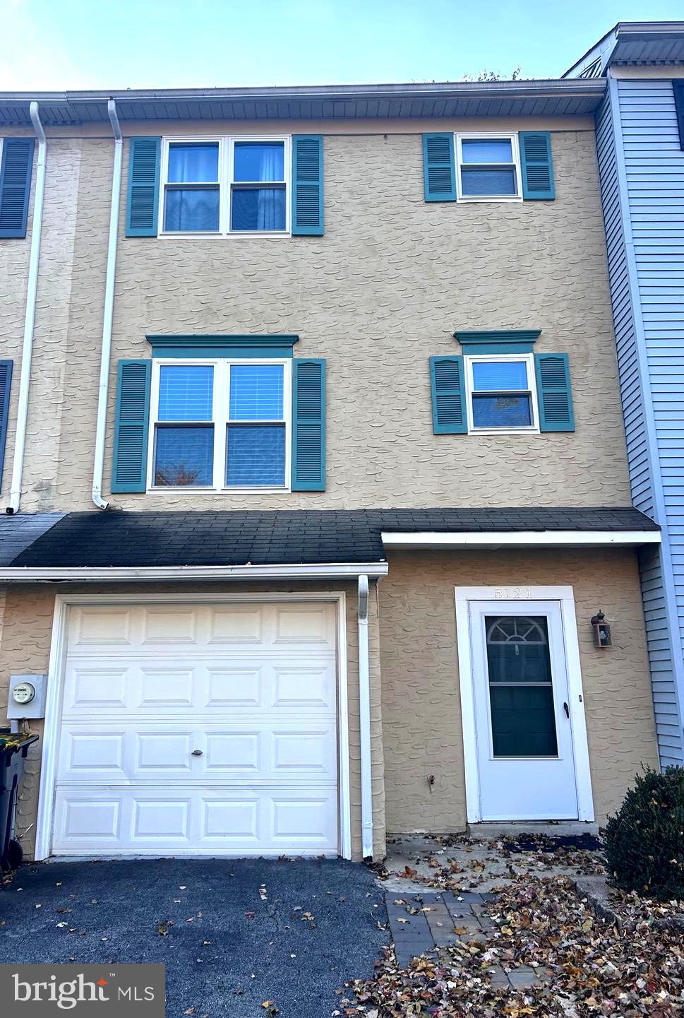 5121 W WOODMILL DRIVE