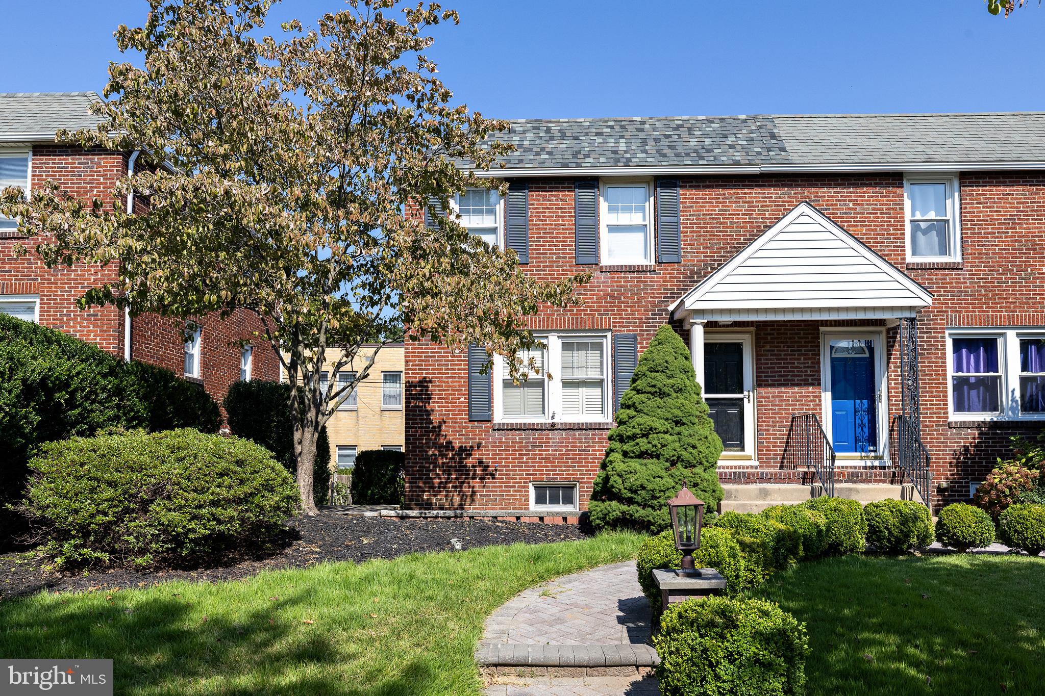 11 DOWLING AVENUE