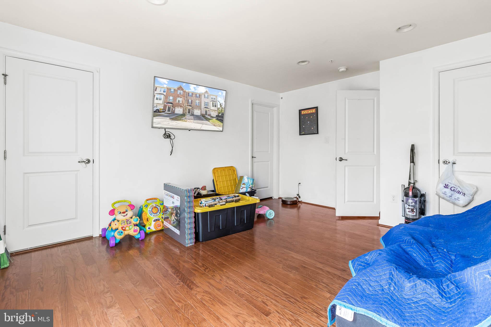 FIELDCREST GLEN - Residential