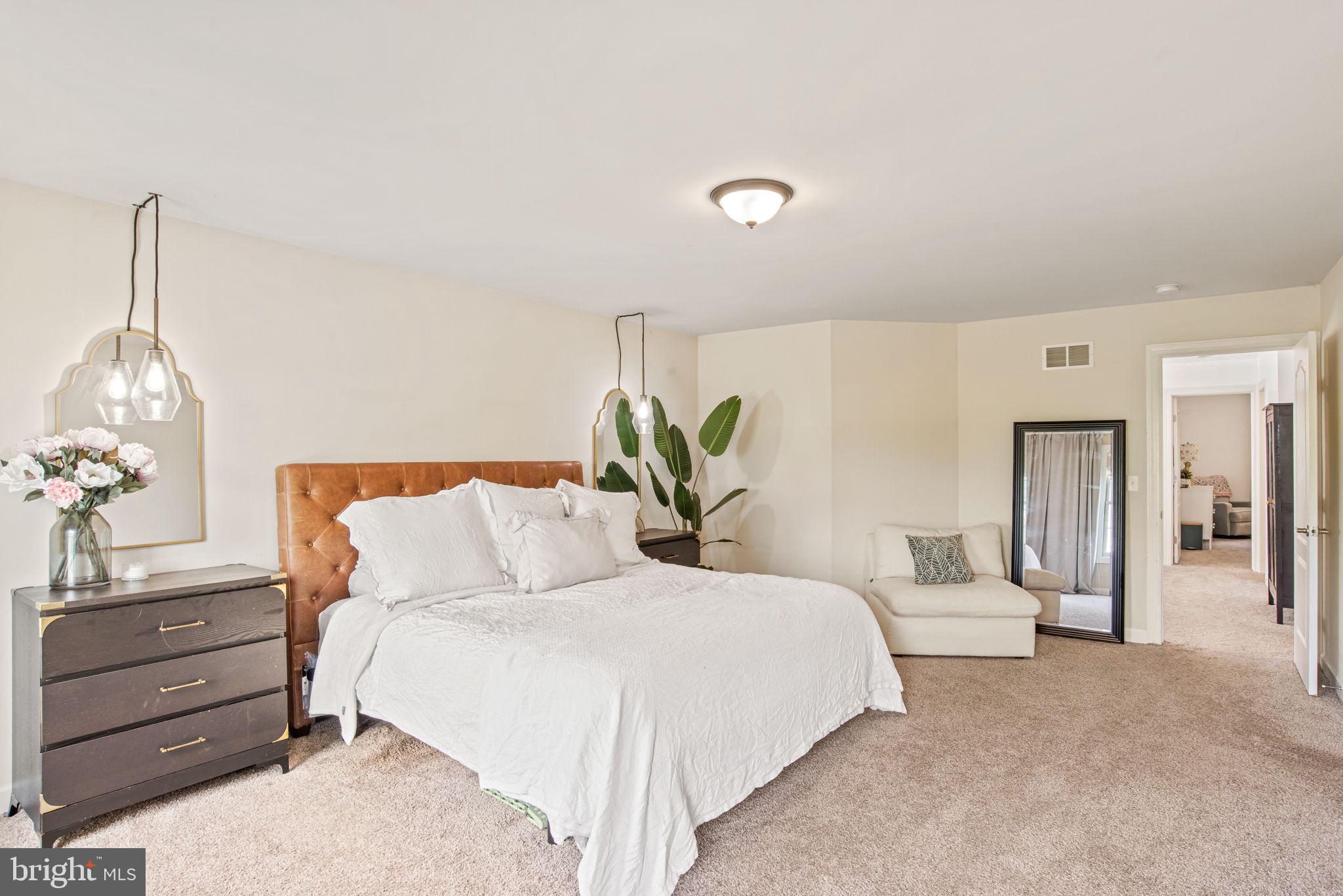 WOODLAND HILLS - Residential