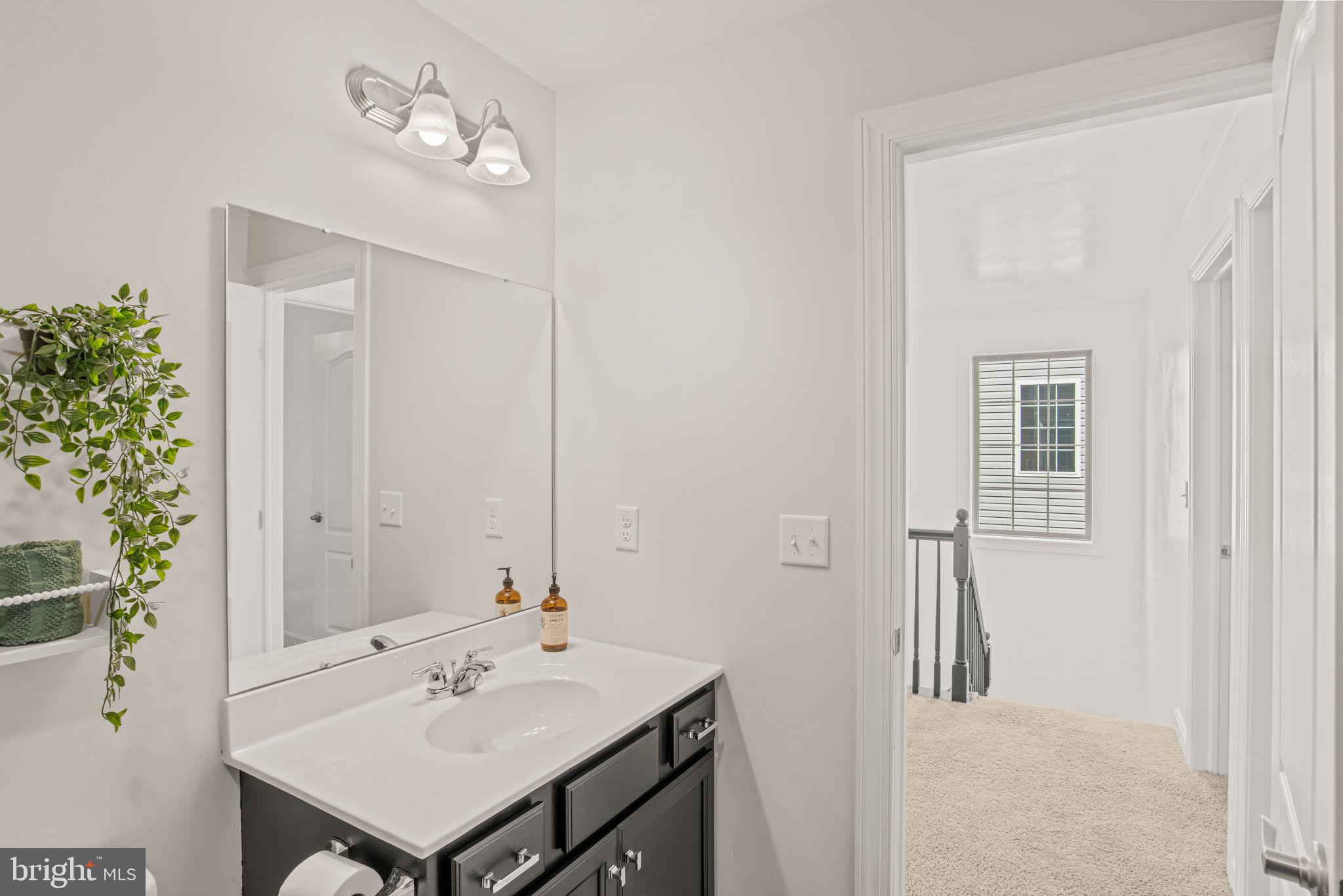 WOODLAND HILLS - Residential