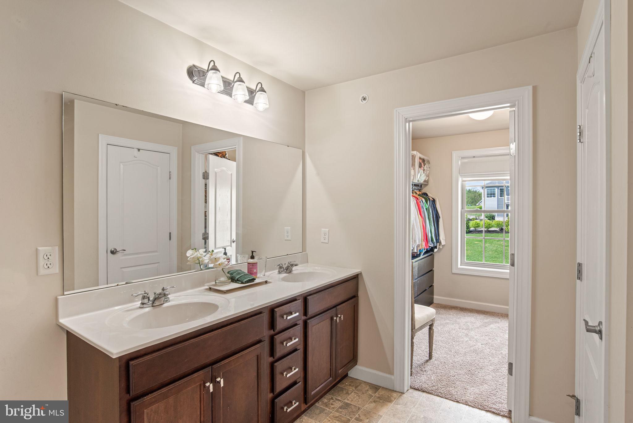 WOODLAND HILLS - Residential