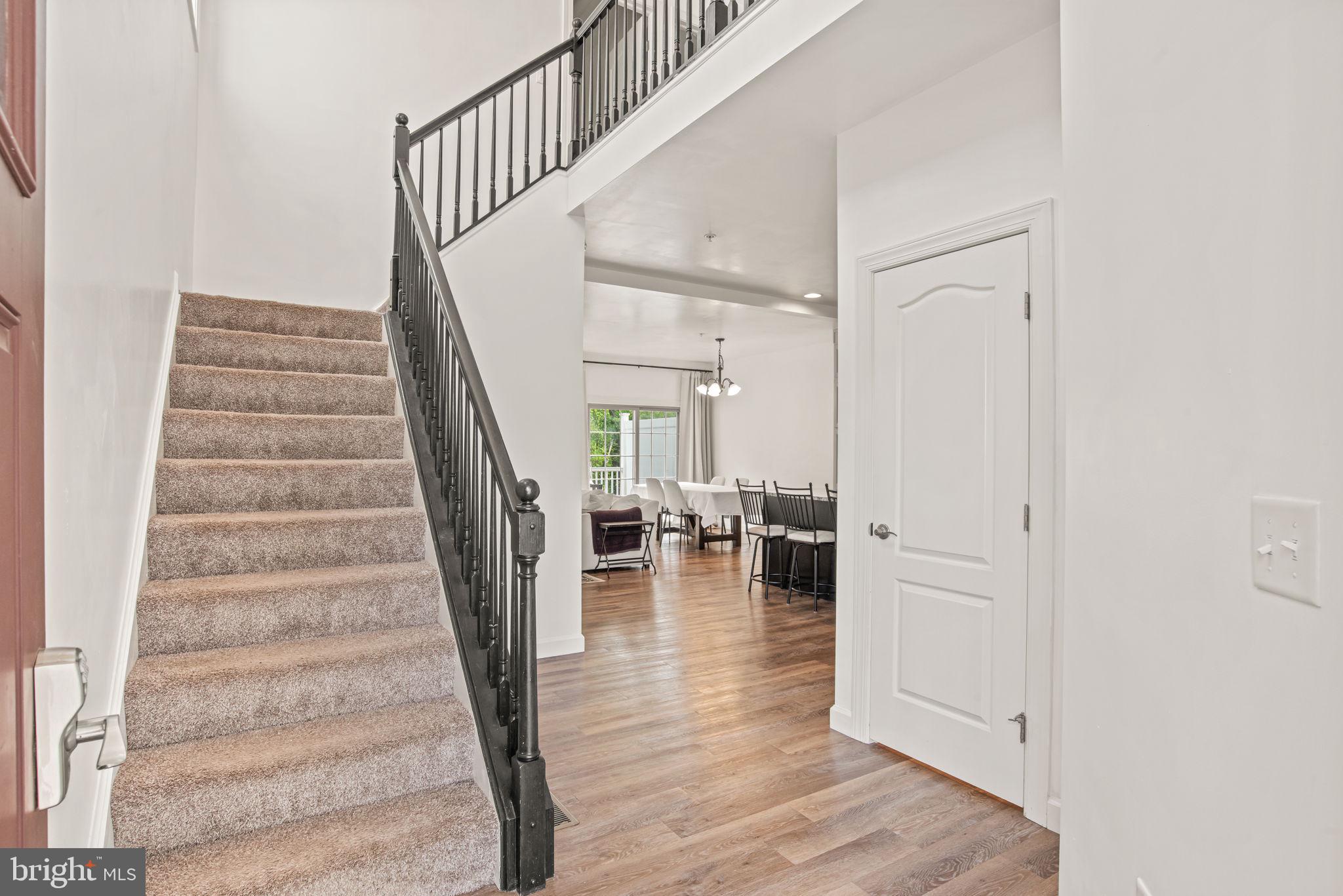 WOODLAND HILLS - Residential
