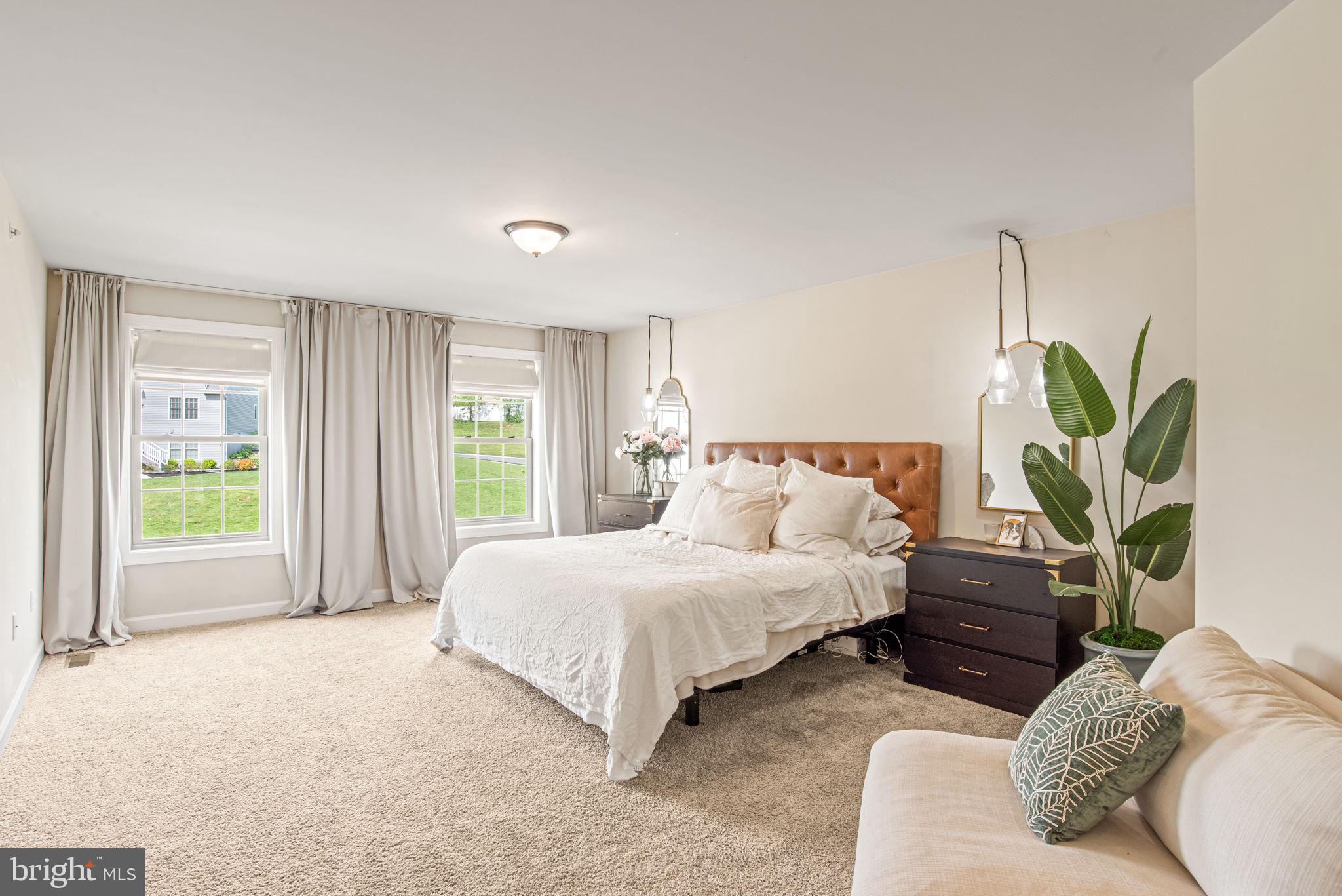 WOODLAND HILLS - Residential