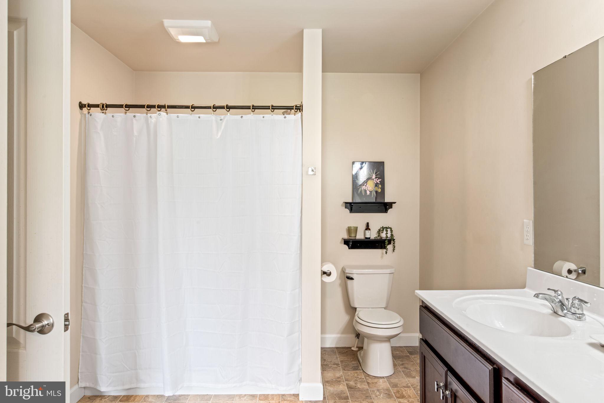 WOODLAND HILLS - Residential