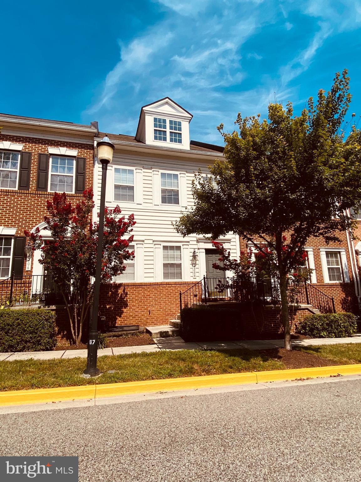 3 finished levels Town Home in the gated community of Town Center. 3 bedrooms 2.5 baths, stainless steel appliances, granite countertops, two car garage, rec room, pools and clubhouse. Branch ave metro station right across, hardwood and carpet flooring.
