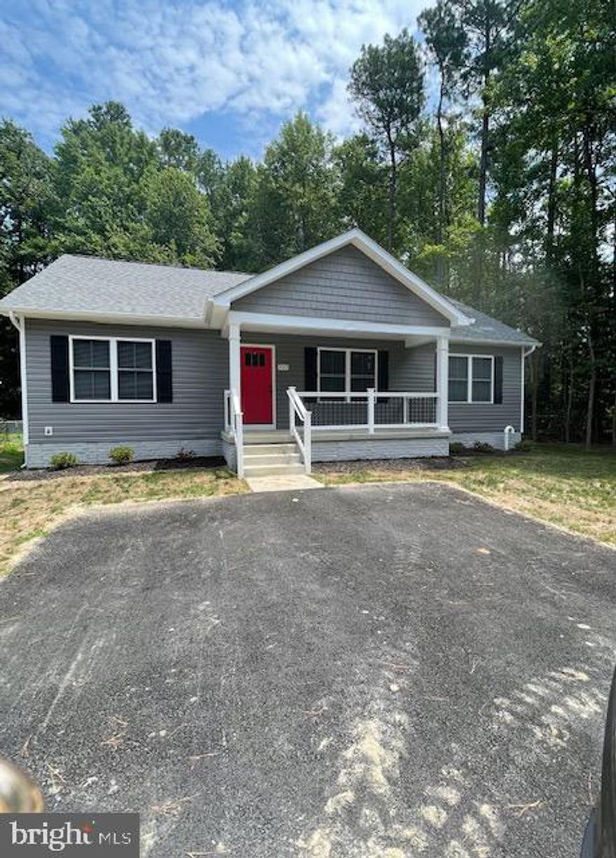 Looking For A Rental   How About A New Construction !?
Be the First to live in this Beautiful Property   ALL NEW UPGRADED S.S Appliances , Lighting  and Beautiful 
LVP Flooring ...Walk In Shower in the Master Bedroom .
Separate Laundry Room with W/D and Utility Tub & Storage Closet .

3 Bed & 2 Full Bath Open Floor Plan with Back Deck and Front Porch .
Located in a Waterfront Community with Swimming , Fishing , Boating 

NO PETS! NO Exceptions  

MUST!  Have Good Credit , Rental History , Back Ground Check and Employment Verification. 
$50 Application Fee for all tenants over 18 yrs .



\\\\\\