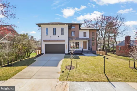 310 Johnson Street SW, Vienna, VA MLS: VAFX2229542