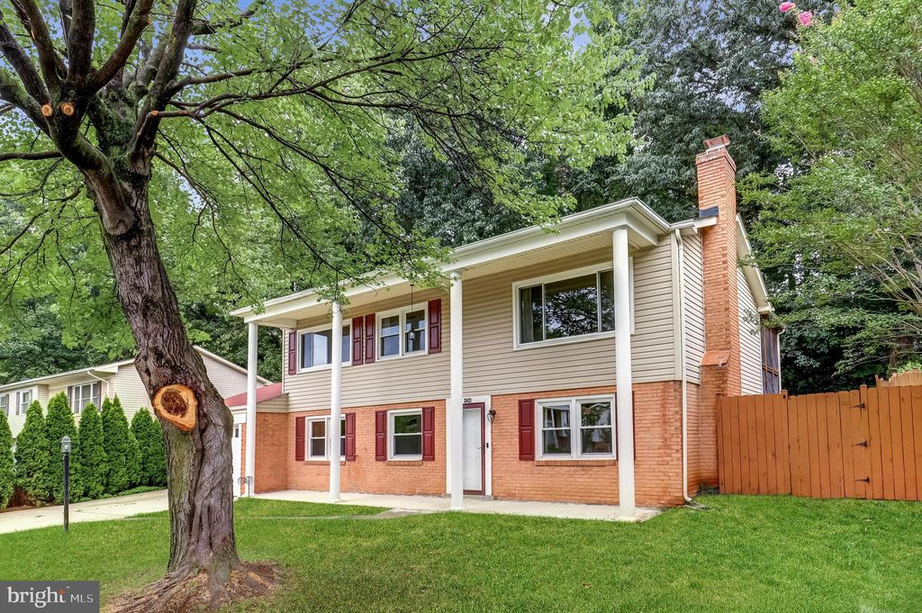 Photo of 13421 Delaney Road #13421, WOODBRIDGE, VA 22193 (MLS # VAPW2104680)