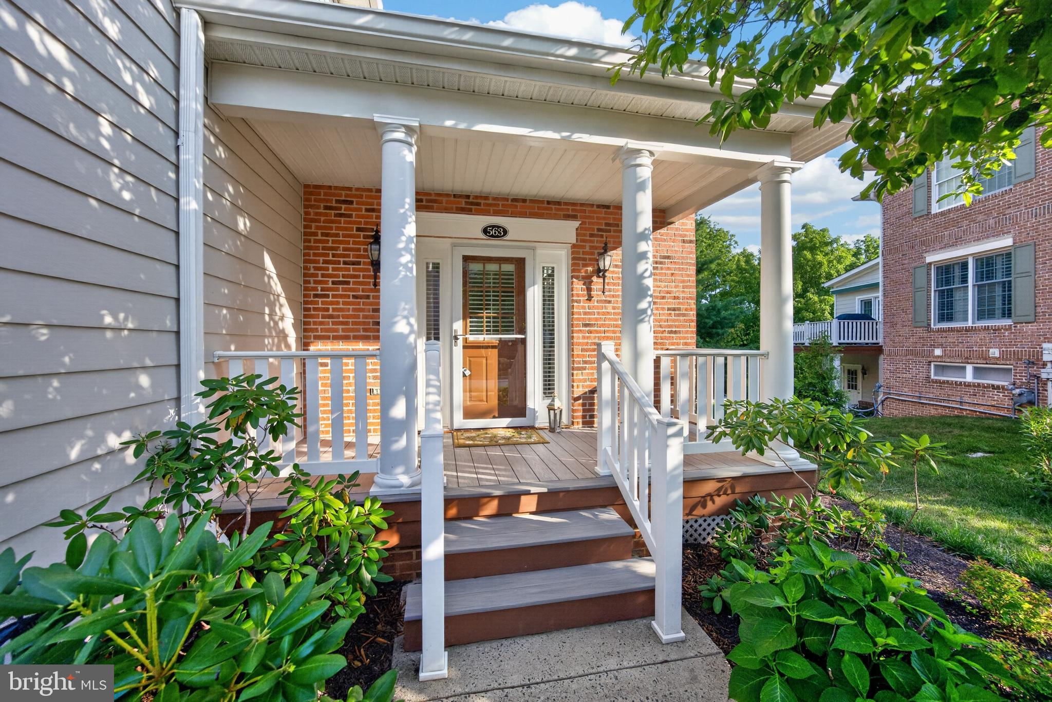 563 GRAMERCY LANE
