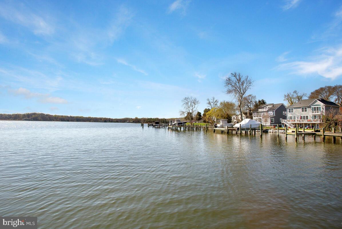 WOODLAND BEACH - Residential