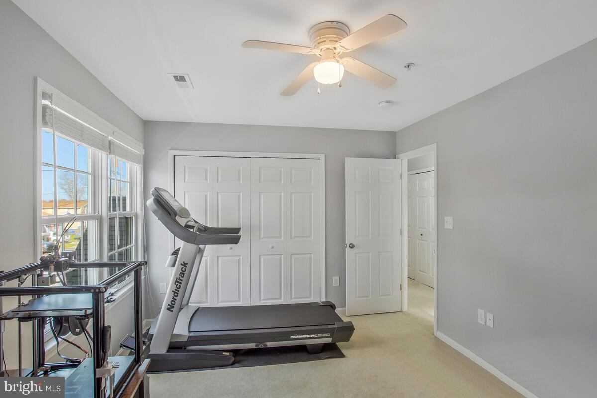 WOODLAND BEACH - Residential