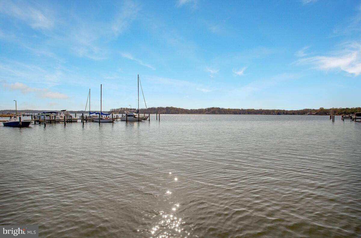 WOODLAND BEACH - Residential