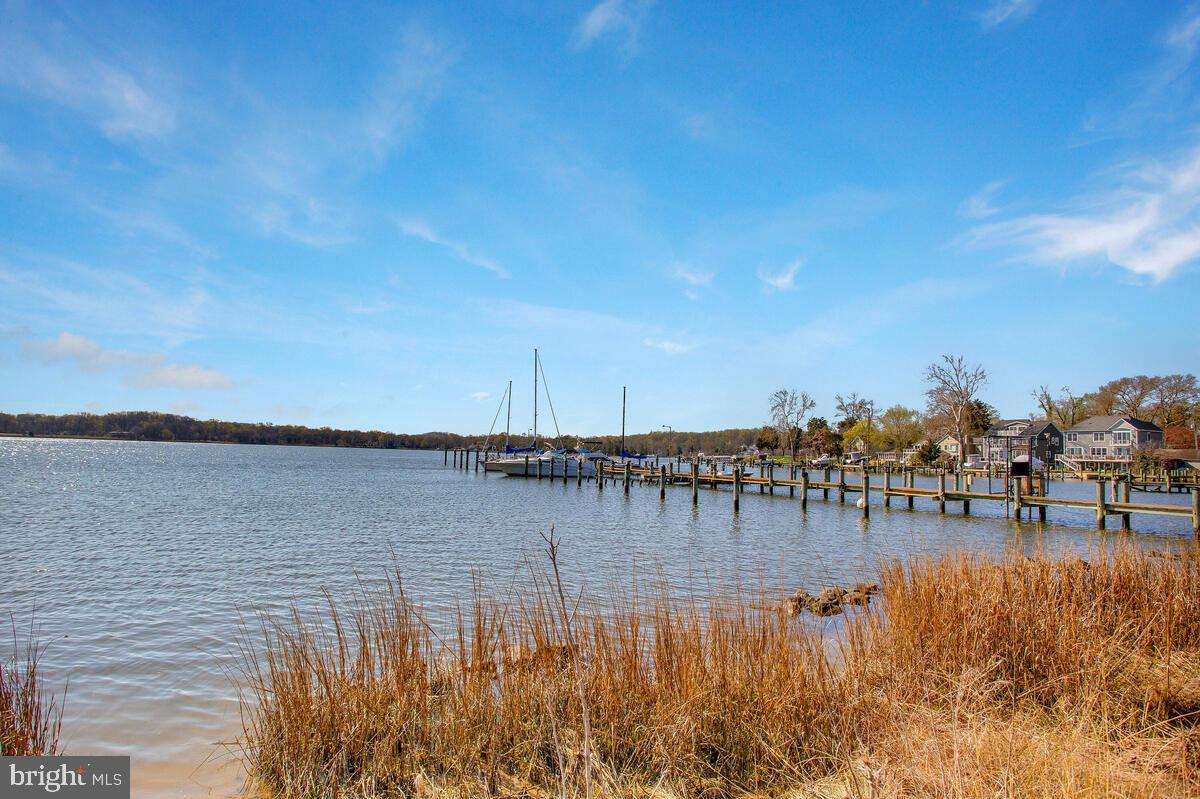 WOODLAND BEACH - Residential