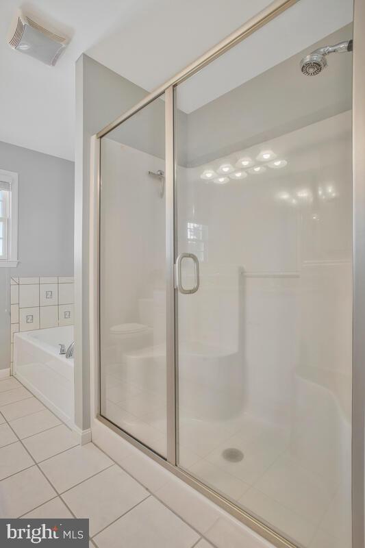 WOODLAND BEACH - Residential