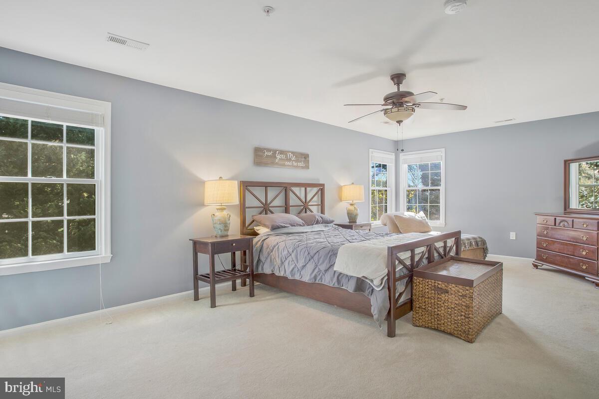 WOODLAND BEACH - Residential