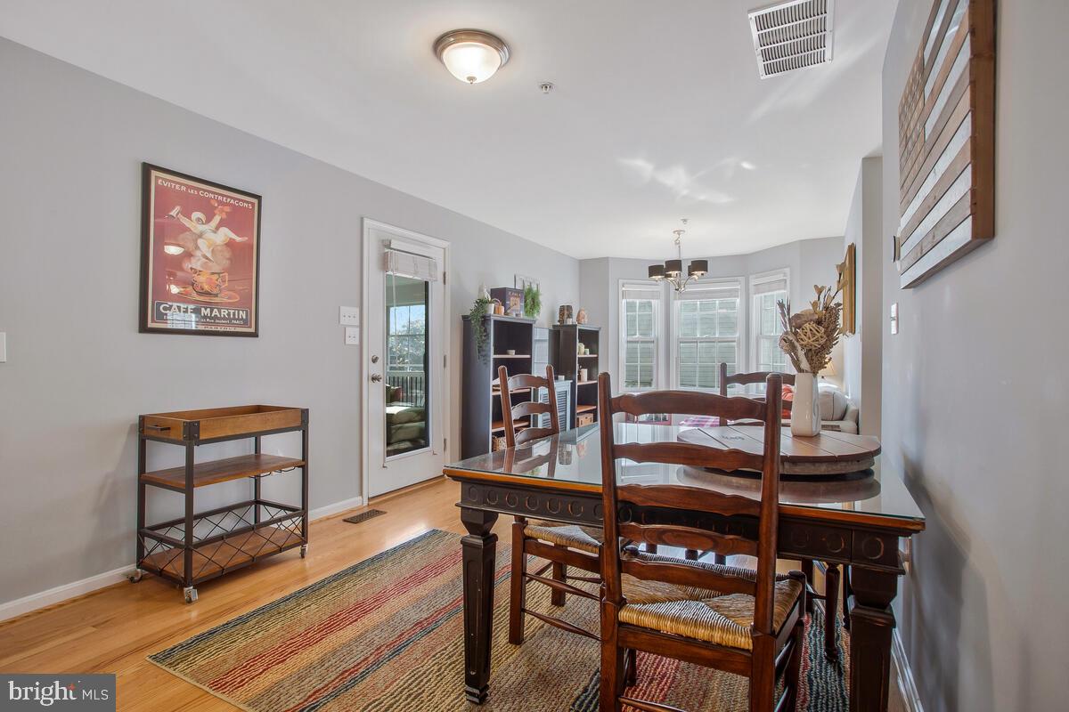 WOODLAND BEACH - Residential