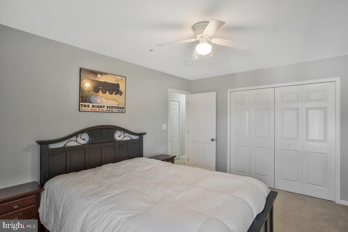 WOODLAND BEACH - Residential