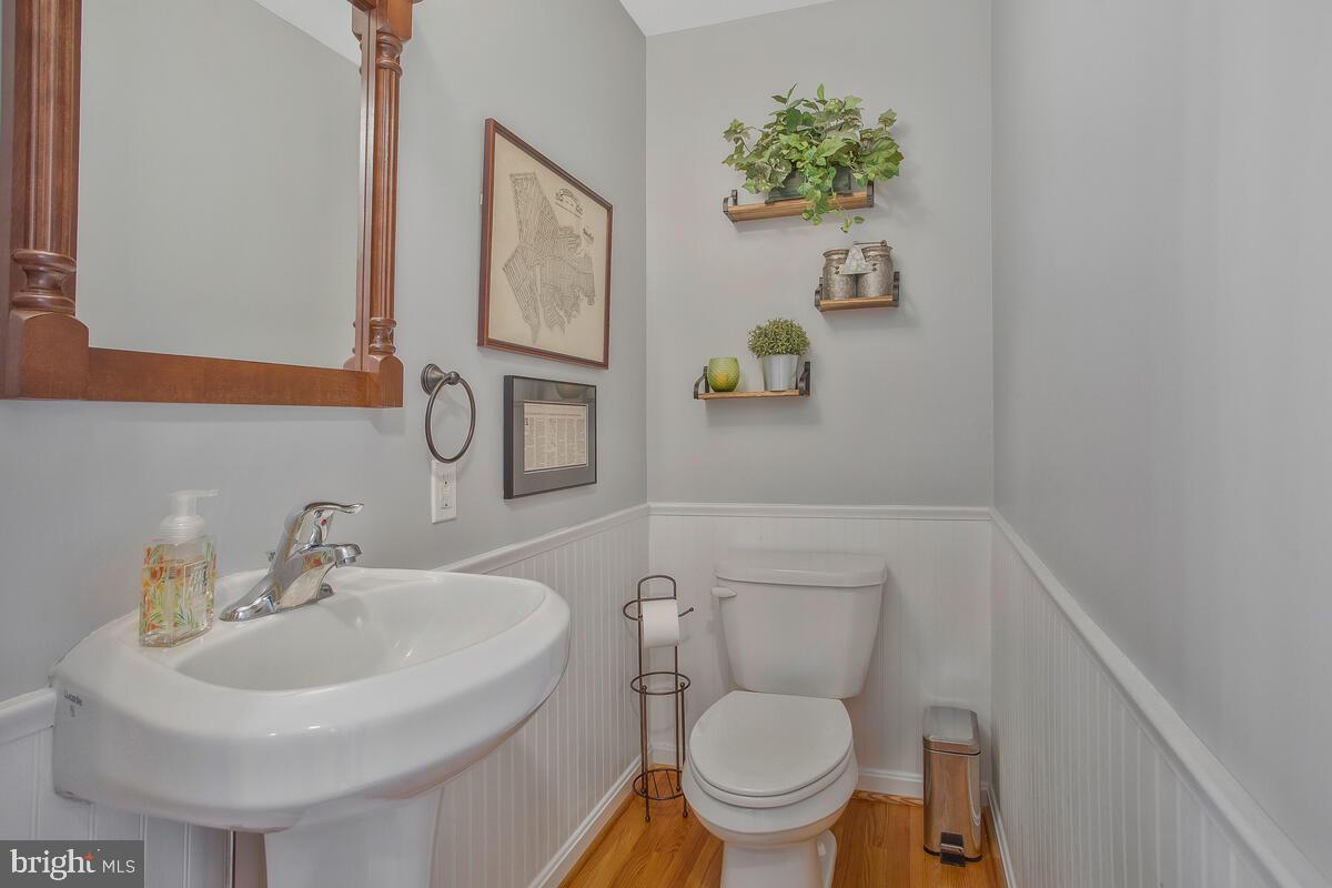 WOODLAND BEACH - Residential