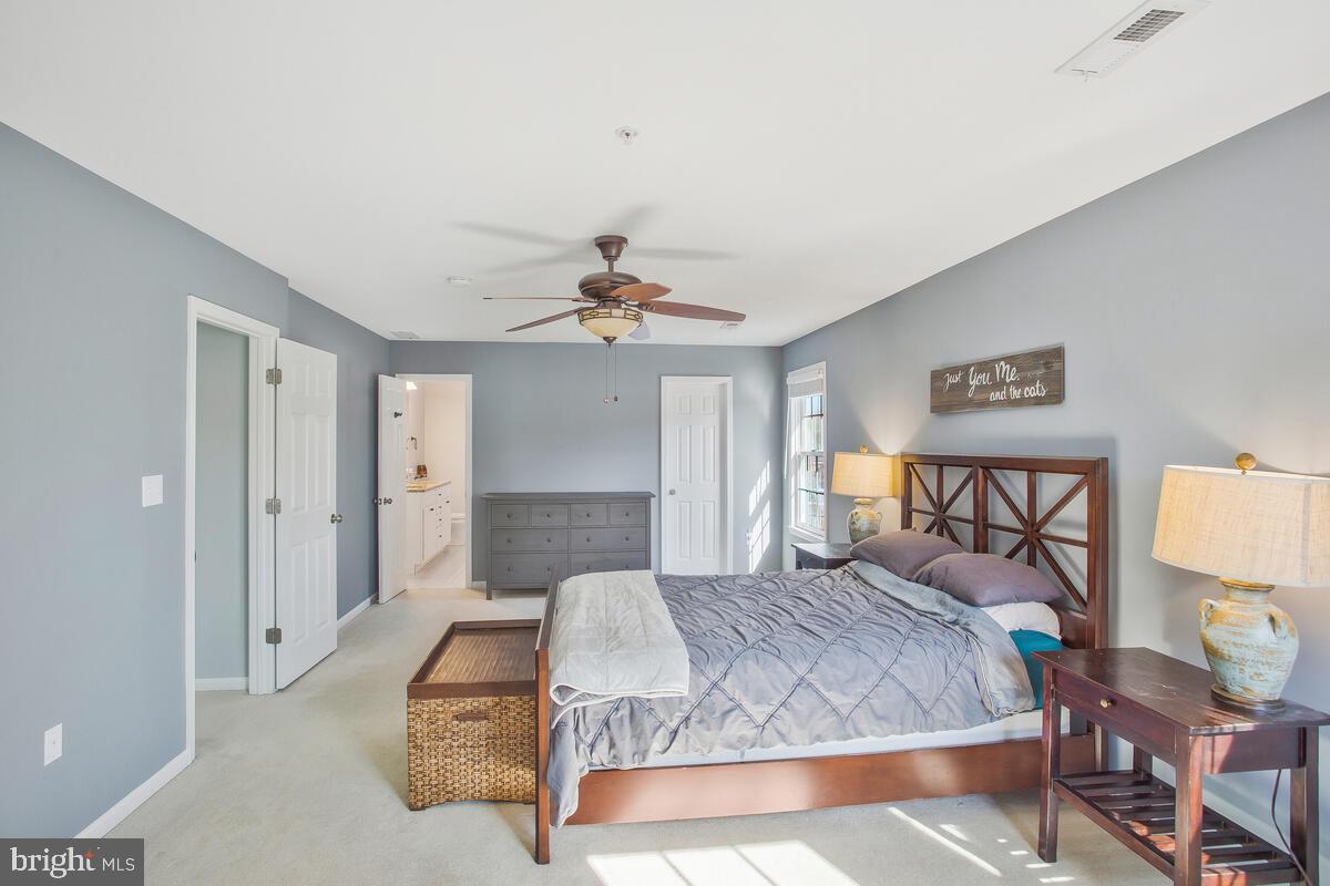 WOODLAND BEACH - Residential