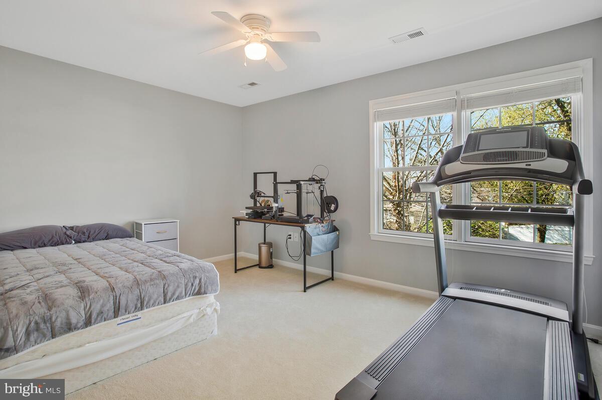 WOODLAND BEACH - Residential