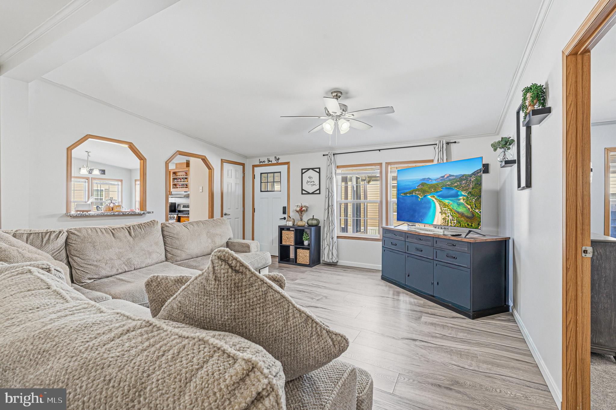 BISCAYNE BAY VILLAGE - Residential