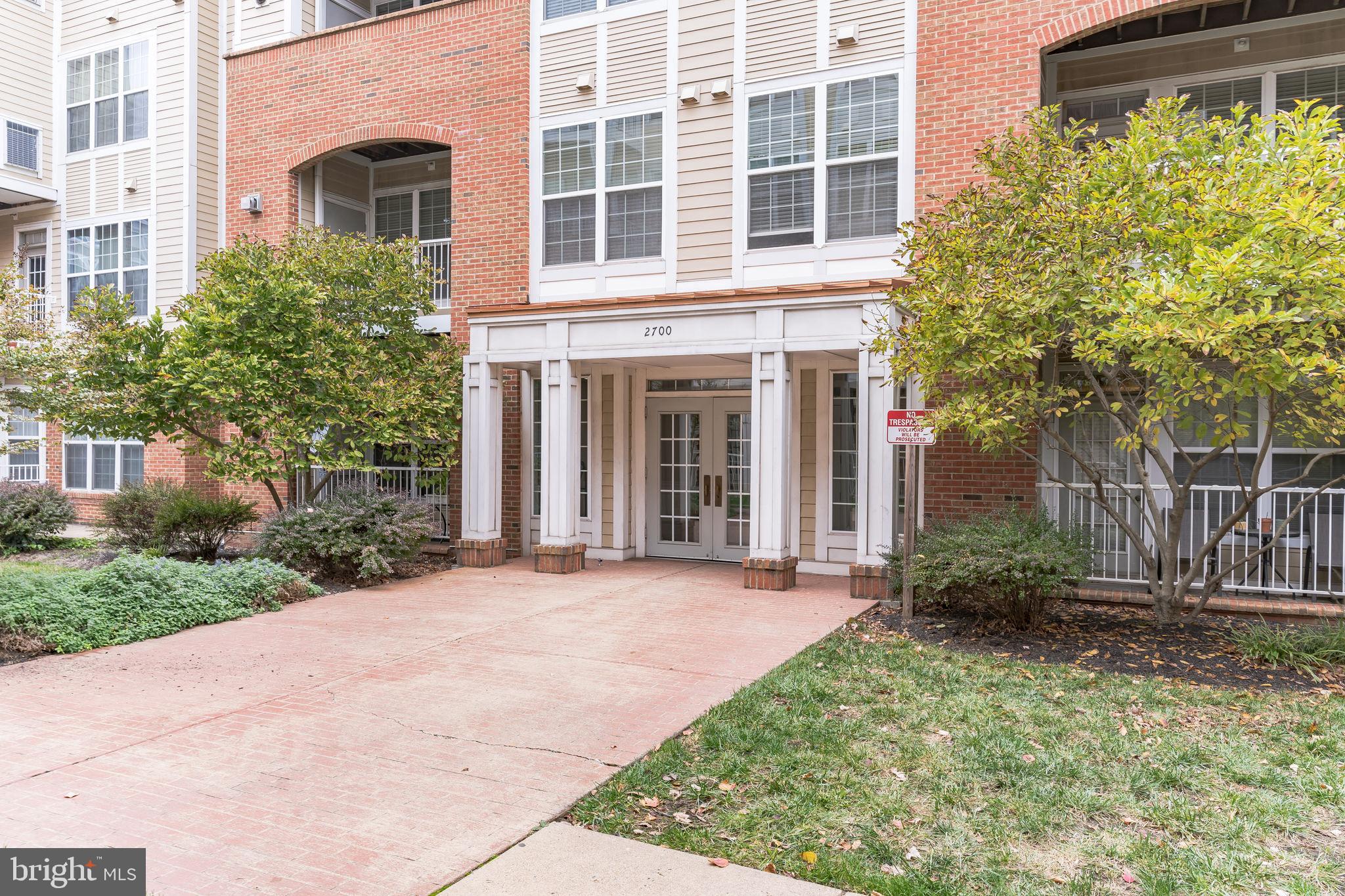 WESTBRIAR CONDOMINIUMS - Residential Lease