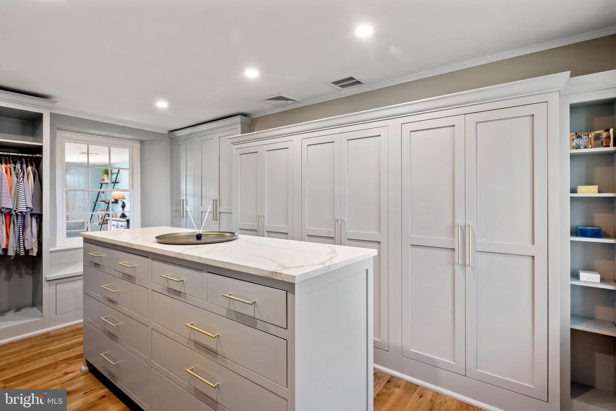 RADNOR HUNT - Residential